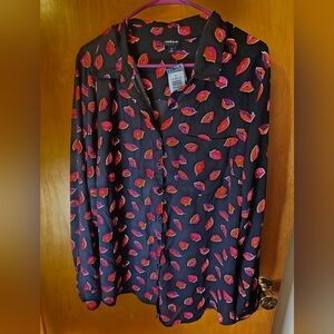 Torrid Black Top with Red and Pink Lip Print